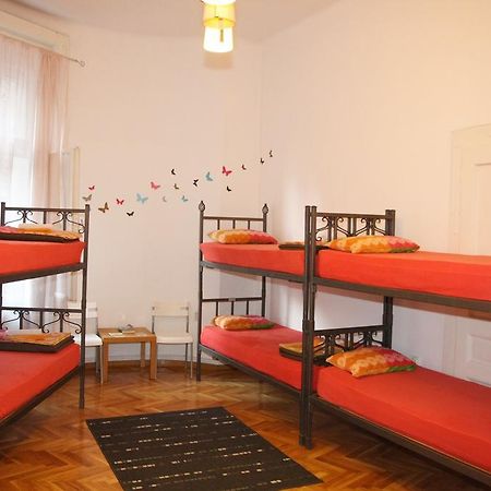 Time Hostel Belgrad Exteriör bild