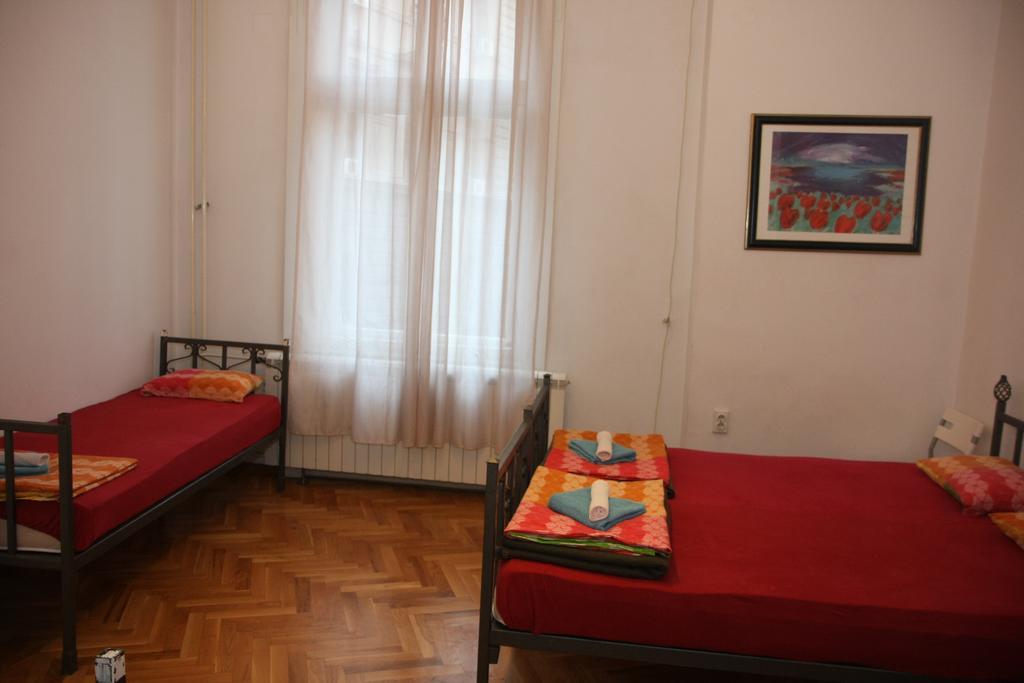 Time Hostel Belgrad Rum bild