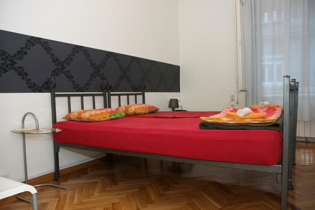 Time Hostel Belgrad Rum bild